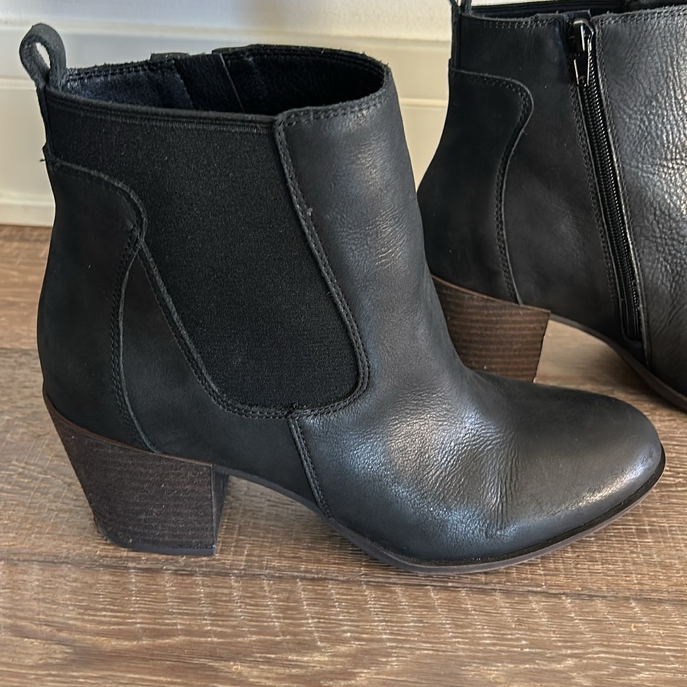 Lucky brand black bootie’s - Picture 2 of 7